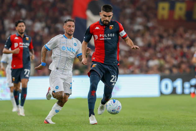 GenoaÕs Johan Vasquez fights for the ball during the Serie A soccer match between Genoa and Napoli at the Luigi Ferraris Stadium in Genoa, Italy - Saturday, August 22, 2026. - Soccer . Copyright: xTanoxPecoraro LaPressex
