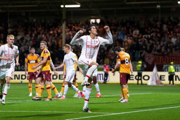 Keisuke Goto (SC Freiburg, 42) Torjubel, Emotionen, Torschuss, Abschluss, Torerfolg, Tor, Treffer , Schottland, Fussball, UEFA Conference League, Play-offs, Hinspiel, 2026 2027, Motherwell FC vs. SC Freiburg, 20.08.2026, Fir Park Stadium, Motherwell Motherwell Fir Park Stadium North Lanarkshire Schottland Copyright: xArnexAmbergx