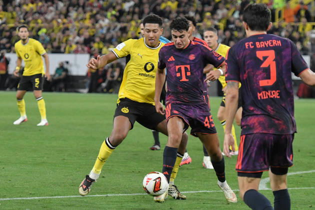 v. li. im Zweikampf Jobe Bellingham (Dortmund 7) Aleksandar Pavlovic (Bayern 45) 22.08.2026 ¢ Fussball ¢ Borussia Dortmund vs FC Bayern München ¢ Super Cup, Signal Iduna Park, Dortmund, DFB DFL REGULATIONS PROHIBIT ANY USE OF PHOTOGRAPHS AS IMAGE SEQUENCES AND OR QUASI-VIDEO NRW Germany