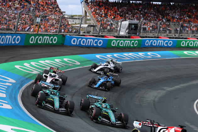14 ALONSO Fernando (spa), Aston Martin F1 Team AMR26, action and 18 STROLL Lance (can), Aston Martin F1 Team AMR26, action during the Formula 1 Dutch Grand Prix 2026, 12th round of the 2026 Formula One World Championship, WM, Weltmeisterschaft from August 21 to 23, 2026 on the Circuit Zandvoort, in Zandvoort, Netherlands, Start Zandvoort Netherlands