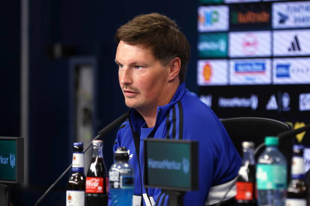 Bundesliga 1. Spieltag Borussia Dortmund - Hamburger SV 27.08.2026 Pressekonferenz vor dem Spiel Trainer Merlin Polzin (Hamburger SV)