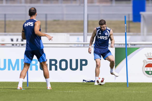 27.08.2026, Fussball, Training des FC Schalke 04. Robin Gosens (FC Schalke 04). Gelsenkirchen Trainingsgelände FC Schalke 04 NRW Deutschland xRHR-FOTO YYx Copyright: RHR-FOTOx RHR-FOTO YY
