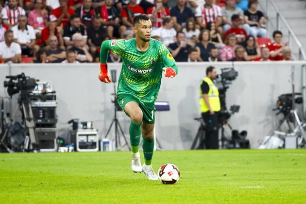 Mio Backhaus (SC Freiburg, 01) am Ball , Deutschland, Fussball, UEFA Conference League, Play-offs, 2026 2027, SC Freiburg vs. Motherwell FC, 27.08.2026, Freiburg im Breisgau Europa-Park Stadion Deutschland Copyright: xGrantxHubbsx