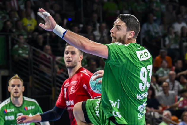 im Bild v.l.: Mijajlo Marsenic (Fuechse Berlin, 93), geht aufs Tor, GER, Berlin, Handball, Fuechse Berlin vs MT Melsungen, in der Max-Schmeling-Halle, 27.08.2026, Copyright: HMBxMedia UwexKoch