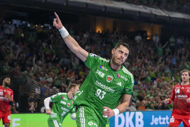 im Bild v.l.: Mijajlo Marsenic (Fuechse Berlin, 93), Tor, Treffer, Jubel, Torjubel, Freude, Begeisterung, feiert, GER, Berlin, Handball, Fuechse Berlin vs MT Melsungen, in der Max-Schmeling-Halle, 27.08.2026, Copyright: HMBxMedia UwexKoch