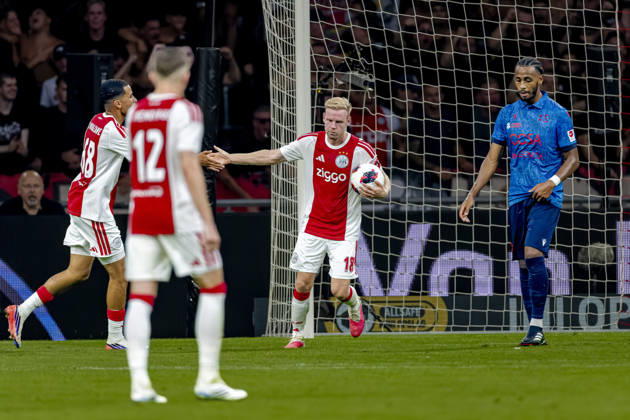 AMSTERDAM AFC Ajax Amsterdam midfielder Davy Klaassen scores the equaliser to make it 2 2 and celebrates the goal during the UEFA Conference League match at the Johan Cruijff ArenA on 27 August 2026 in Amsterdam, the Netherlands. (Photo by DeFodi Images) -