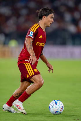Paulo Dybala of AS Roma in action during the Serie A match between AS Roma and ACF Fiorentina at Stadio Olimpico Rome Italy on 24 August 2026. Rome Stadio Olimpico Rome Italy Copyright: xPhotoxGoalxPixx SP24-1453-199