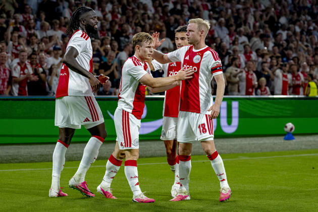 AMSTERDAM AFC Ajax Amsterdam forward Oliver Edvardsen and AFC Ajax Amsterdam midfielder Davy Klaassen during the UEFA Conference League at the Johan Cruijff ArenA on 27 August 2026 in Amsterdam, the Netherlands. (Photo by DeFodi Images) -