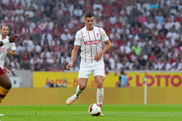 Yannik Engelhardt (SC Freiburg, 16) am Ball , Deutschland, Fussball, UEFA Conference League, Play-offs, Rückspiel, 2026 2027, SC Freiburg vs. Motherwell FC, 27.08.2026, Europa-Park Stadion, Freiburg Freiburg Europa-Park Stadion Baden-Württemberg Deutschland Copyright: xArnexAmbergx