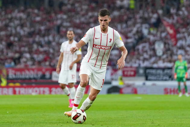Yannik Engelhardt (SC Freiburg, 16) am Ball , Deutschland, Fussball, UEFA Conference League, Play-offs, Rückspiel, 2026 2027, SC Freiburg vs. Motherwell FC, 27.08.2026, Europa-Park Stadion, Freiburg Freiburg Europa-Park Stadion Baden-Württemberg Deutschland Copyright: xArnexAmbergx