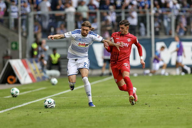 29.08.2026, GER, Fussball, Herren, 3. Liga, Saison 2026 2027, MSV Duisburg - FC Würzburger Kickers Joshua Bitter (Duisburg) und Ivan Franjic (Würzburg) im Kampf um den Ball Duisburg schauinsland-reisen-Arena Nordrhein-Westfalen Deutschland Copyright: xAdrianxSchlüterx