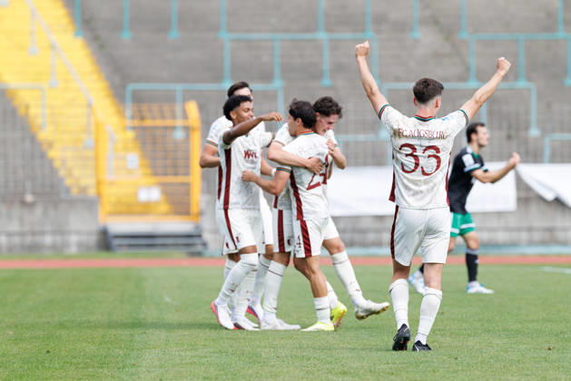 Team (FC Augsburg II) Tor zum 2 : 1 beim Spiel zwischen FC Augsburg II v SC Eltersdorf, Fussball, Herren, Regionalliga Bayern, 2026 2027, 6.Spieltag am 29.08.2026 in Augsburg, Rosenaustadion. Bayern Deutschland