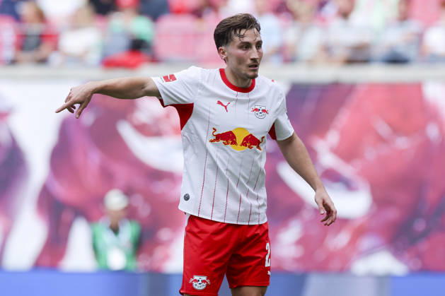 Rocco Reitz (RB Leipzig) gestikuliert waehrend des Spiels der 1. Bundesliga zwischen RB Leipzig und Borussia Moenchengladbach, Red Bull Arena am 29. August 2026 in Leipzig, Deutschland. (Foto von Marco Steinbrenner DeFodi Images) +++ Rocco Reitz (RB Leipzig) gestures during the Bundesliga match between RB Leipzig and Borussia Moenchengladbach at Red Bull Arena on August 29, 2026 in Leipzig, Germany. (Photo by Marco Steinbrenner DeFodi Images) DFB DFL REGULATIONS PROHIBIT ANY USE OF PHOTOGRAPHS AS IMAGE SEQUENCES AND OR QUASI-VIDEO. (Photo by Marco Steinbrenner DeFodi Images) -