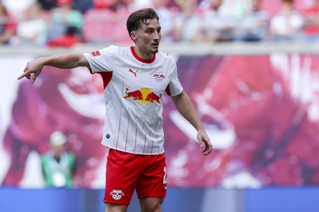 Rocco Reitz (RB Leipzig) gestikuliert waehrend des Spiels der 1. Bundesliga zwischen RB Leipzig und Borussia Moenchengladbach, Red Bull Arena am 29. August 2026 in Leipzig, Deutschland. (Foto von Marco Steinbrenner DeFodi Images) +++ Rocco Reitz (RB Leipzig) gestures during the Bundesliga match between RB Leipzig and Borussia Moenchengladbach at Red Bull Arena on August 29, 2026 in Leipzig, Germany. (Photo by Marco Steinbrenner DeFodi Images) DFB DFL REGULATIONS PROHIBIT ANY USE OF PHOTOGRAPHS AS IMAGE SEQUENCES AND OR QUASI-VIDEO. (Photo by Marco Steinbrenner DeFodi Images) -