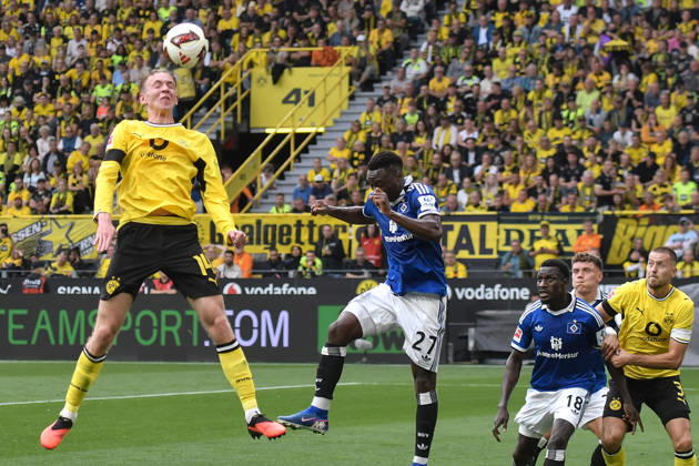 Strafraumszene Torchance von Maximilian Beier (Dortmund 14) Patson Daka (SV 27) (mi.) Bakery Jatta (SV 18) (re.) 29.08.2026 ¢ Fussball ¢ Borussia Dortmund vs Hamburger SV, Signal Iduna Park, Dortmund, DFB DFL REGULATIONS PROHIBIT ANY USE OF PHOTOGRAPHS AS IMAGE SEQUENCES AND OR QUASI-VIDEO NRW Germany