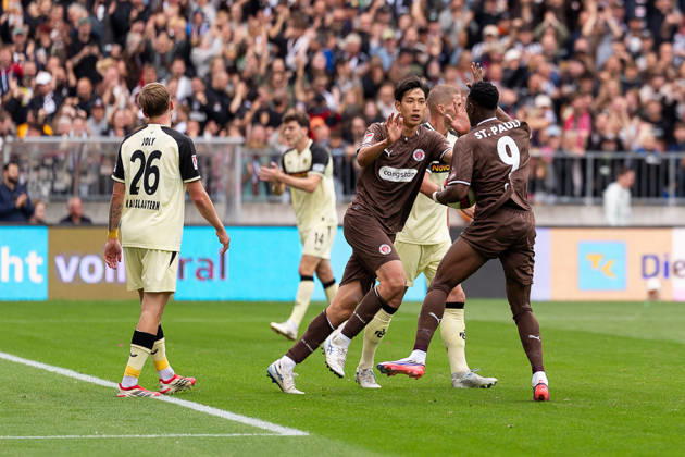 Tor zum 1:2 Abdoulie Ceesay (FC St. Pauli, 09) jubelt Jubel mit Taichi Hara (FC St. Pauli, 18), GER, FC St. Pauli vs. 1. FC Kaiserslautern, Fussball, 2. Bundesliga, Spieltag 3, Saison 2026 2027, 30.08.2026 DFL REGULATIONS PROHIBIT ANY USE OF PHOTOGRAPHS AS IMAGE SEQUENCES AND OR QUASI-VIDEO GER, FC St. Pauli vs. 1. FC Kaiserslautern, Fussball, 2. Bundesliga, Spieltag 3, Saison 2026 2027, 30.08.2026 Hamburg Copyright: xEibner-Pressefoto MaxxVincenx EP_MVN