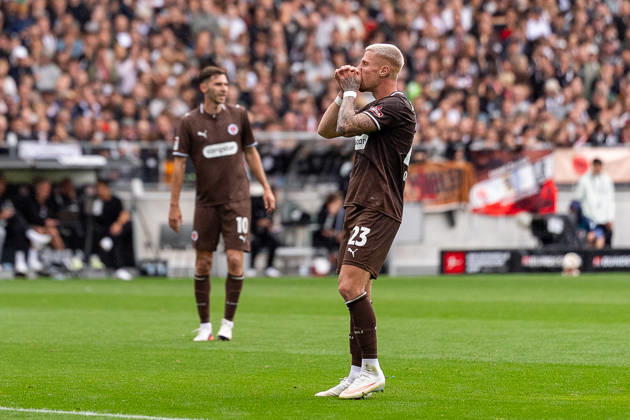Louis Oppie (FC St. Pauli, 23) enttaeuscht Enttaeuschung, GER, FC St. Pauli vs. 1. FC Kaiserslautern, Fussball, 2. Bundesliga, Spieltag 3, Saison 2026 2027, 30.08.2026 DFL REGULATIONS PROHIBIT ANY USE OF PHOTOGRAPHS AS IMAGE SEQUENCES AND OR QUASI-VIDEO GER, FC St. Pauli vs. 1. FC Kaiserslautern, Fussball, 2. Bundesliga, Spieltag 3, Saison 2026 2027, 30.08.2026 Hamburg Copyright: xEibner-Pressefoto MaxxVincenx EP_MVN