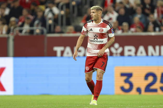 Erik Wekesser (Fortuna Duesseldorf) schaut waehrend des Spiels der 3. Liga zwischen Fortuna Duesseldorf und VfB Stuttgart II, Merkur Spiel-Arena am 28. August 2026 in Duesseldorf, Deutschland. (Foto von Oliver Kaelke DeFodi Images) +++ Erik Wekesser (Fortuna Duesseldorf) looks on during the 3. Liga match between Fortuna Duesseldorf and VfB Stuttgart II at Merkur Spiel-Arena on August 28, 2026 in Dusseldorf, Germany. (Photo by Oliver Kaelke DeFodi Images) DFB DFL REGULATIONS PROHIBIT ANY USE OF PHOTOGRAPHS AS IMAGE SEQUENCES AND OR QUASI-VIDEO. (Photo by Oliver Kaelke DeFodi Images) -
