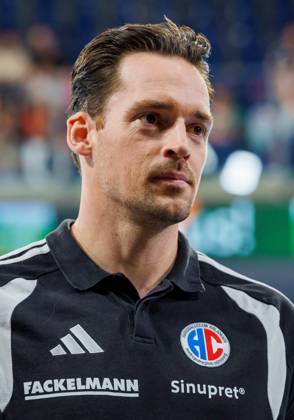 02.09.2026 - Handball - 1. Bundesliga OPEL HBL - Saison 2026 2027 - 02. Spieltag: HC Erlangen Metropolregion Nürnberg HCE - TSV Hannover-Burgdorf ( Die Recken ) - DaMa - xdaxmax - Ole Rahmel ( Sportmanager HC Erlangen HCE ) nachdenklich