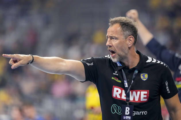 Maik Machulla (Trainer, Cheftrainer, RNL), gibt Anweisungen, gestikuliert, mit den Armen gestikulieren, Einzelbild, Einzelfoto, Aktion, Action, 02.09.2026, Mannheim (Deutschland), Handball, Bundesliga, Rhein-Neckar Löwen - VfL Gummersbach