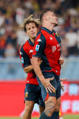 Genoa™s Milutin Osmajic celebrates after scoring a goal for his team during the Serie A soccer match between Genoa and Como at the Luigi Ferraris Stadium in Genoa, Italy - Friday, September 04, 2026. - Soccer . Copyright: xTanoxPecoraro LaPressex
