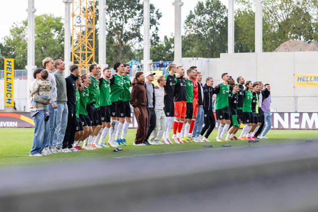 Die Spieler von SC Preussen Muenster jubeln nach Spielende ueber den 2:1 Sieg GER, SC Preussen Muenster vs. TSV Havelse, Fussball, 3. Liga, 4. Spieltag, Spielzeit 2026 2027, 05.09.2026 DFL Regulations prohibit any use of photographers as image sequences and or quasi-video. GER, SC Preussen Muenster vs. TSV Havelse, Fussball, 3. Liga, 4. Spieltag, Spielzeit 2026 2027, 05.09.2026 Muenster Copyright: xEibner-Pressefoto JanxRollingerx EP_JSK