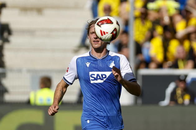 Wouter Burger (TSG Hoffenheim, 18) am Ball , Deutschland, Fussball, 1. Bundesliga, 2.Spieltag, 2026 2027, TSG Hoffenheim vs. Borussia Dortmund, 05.09.2026, Sinsheim SNP Arena Deutschland Copyright: xGrantxHubbsx