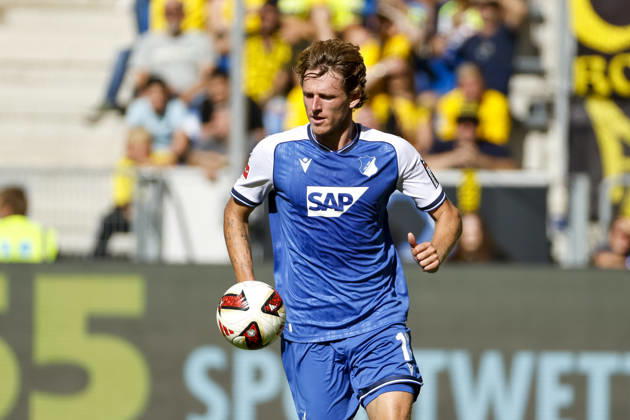 Wouter Burger (TSG Hoffenheim, 18) am Ball , Deutschland, Fussball, 1. Bundesliga, 2.Spieltag, 2026 2027, TSG Hoffenheim vs. Borussia Dortmund, 05.09.2026, Sinsheim SNP Arena Deutschland Copyright: xGrantxHubbsx