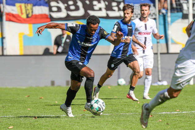 Noah Sarenren Bazee (SV Waldhof Mannheim, 37) am Ball Fussball: 3. Liga, 4. Spieltag, SV Waldhof Mannheim vs. SC Verl am 05.09.2026 in Mannheim (Carl-Benz-Stadion), Deutschland Mannheim Carl-Benz-Stadion Deutschland Copyright: xFranzxReindelx