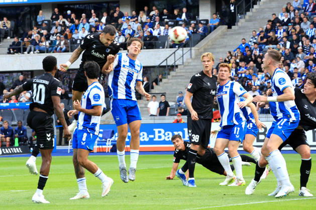 06.09.2026, DEU GER, Fussball , 2.Fussballbundesliga , Spieltag, Saison 2026 2027, Berliner Olympiastadion, Hertha BSC vs. 1.FC Magdeburger 1.1 durch Falko Michel ( 1.FC Magdeburg 21 ), Kevin Sessa ( Hertha BSC Berlin 8 ), Linus Jasper Gechter ( Hertha BSC Berlin 44 ), MORITZ-BRONI KWARTENG ( 1.FC Magdeburg 10 ) 2. Liga: DFB DFL regulations prohibit any use of photographs as image sequences and or quasi-video) Berlin Berliner Olympiastadion Berlin Deutschland Copyright: xNordphotox xEnglerx