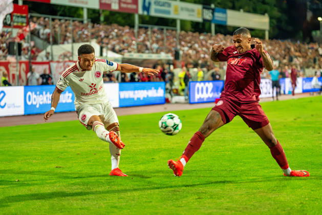 Steven van der Sloot (Fortuna Düsseldorf, 02) versucht zu flanken und wird von Salim Hadouchi (Fortuna Koeln, 17) geblockt Fortuna Köln vs. Fortuna Düsseldorf, Fussball, 3.Liga, 04.Spieltag, Saison 2026 27, 06.09.2026, DFL REGULATIONS PROHIBIT ANY USE OF PHOTOGRAPHS AS IMAGE SEQUENCES AND OR QUASI-VIDEO, Fortuna Köln vs. Fortuna Düsseldorf, Fussball, 3.Liga, 04.Spieltag, Saison 2026 27, 06.09.2026 Köln Copyright: xEibner-Pressefoto LukasxBaldygax EP_LBA