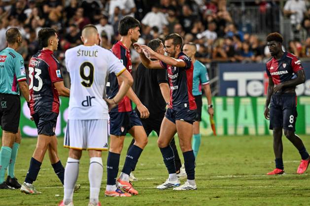 IPA88249374 - Harry Winks of Cagliari Calcio during the Cagliari Calcio vs. US Lecce Italian Serie A soccer match in Cagliari, Italy, September 7, 2026  Copyright: xLuigixCanu IPAxSportx xx IPA88249374