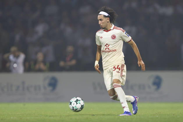 Anas Slimani (Fortuna Duesseldorf) in Aktion, am Ball, Einzelaktion waehrend des Spiels der 3. Liga zwischen SC Fortuna Koeln und Fortuna Duesseldorf, Suedstadion am 06. September 2026 in Koeln, Deutschland. (Foto von Oliver Kaelke DeFodi Images) +++ Anas Slimani (Fortuna Duesseldorf) controls the ball during the 3. Liga match between SC Fortuna Koeln and Fortuna Duesseldorf at Suedstadion on September 6, 2026 in Cologne, Germany. (Photo by Oliver Kaelke DeFodi Images) DFB DFL REGULATIONS PROHIBIT ANY USE OF PHOTOGRAPHS AS IMAGE SEQUENCES AND OR QUASI-VIDEO. (Photo by Oliver Kaelke DeFodi Images) -