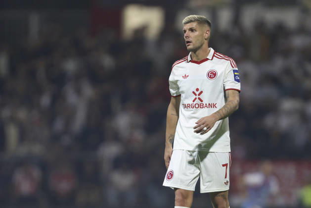 Erik Wekesser (Fortuna Duesseldorf) schaut waehrend des Spiels der 3. Liga zwischen SC Fortuna Koeln und Fortuna Duesseldorf, Suedstadion am 06. September 2026 in Koeln, Deutschland. (Foto von Oliver Kaelke DeFodi Images) +++ Erik Wekesser (Fortuna Duesseldorf) looks on during the 3. Liga match between SC Fortuna Koeln and Fortuna Duesseldorf at Suedstadion on September 6, 2026 in Cologne, Germany. (Photo by Oliver Kaelke DeFodi Images) DFB DFL REGULATIONS PROHIBIT ANY USE OF PHOTOGRAPHS AS IMAGE SEQUENCES AND OR QUASI-VIDEO. (Photo by Oliver Kaelke DeFodi Images) -