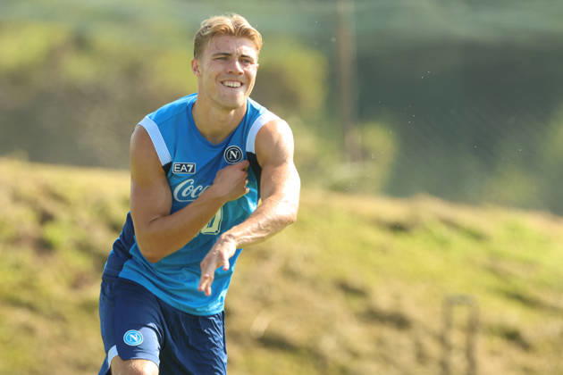 SSC Napoli Training Session Rasmus Hojlund of Napoli during a training session ahead of the UEFA Champions League 2026 27 at the Napoli training center in Castel Volturno, Italy, on September 8, 2026. Castel Volturno Napoli Italy  Copyright: xCiroxDexLucax originalFilename:deluca-sscnapol260908_npwXe