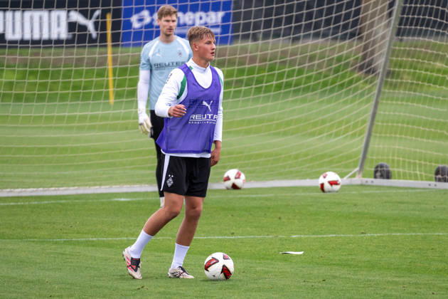 Jan Leszczynski (Borussia Moenchengladbach, 05) am Ball. Oeffentliches Training Borussia Moenchengladbach, Fussball, Bundesliga, Saison 2026 2027, 08.09.2026 oeffentliches Training Borussia Moenchengladbach, Fussball, Bundesliga, Saison 2026 2027, 08.09.2026 Moenchengladbach Copyright: xEibner-Pressefoto ThomasxHaeslerx EP_THR