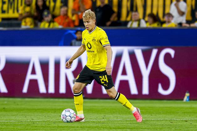 DORTMUND - Daniel Svensson of Borussia Dortmund dribbles with the ball during the UEFA Champions League match between Borussia Dortmund and Villarreal CF at Signal Iduna Park on 08 September 2026 in Dortmund, Germany. MARCEL TER BALS ANP UEFA Champions League 2026 27 xVIxANPxSportx xMarcelxterxBalsxIVx 567689972 originalFilename: 567689972