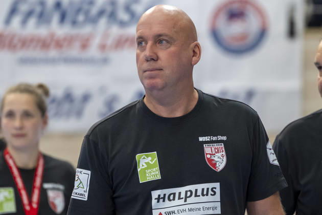 Alsco Handball Bundesliga Frauen, Saison 2026 2027 SV Union Halle-Neustadt vs.HSG Blomberg-Lippe Halle, Deutschland 09.September 2026: Im Bild:Trainer Pether Krautmeyer (Halle) Halle Saale SWH Arena Sachsen-Anhalt Deutschland