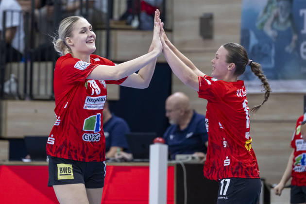 Alsco Handball Bundesliga Frauen, Saison 2026 2027 SV Union Halle-Neustadt vs.HSG Blomberg-Lippe Halle, Deutschland 09.September 2026: Im Bild:v.li.Paulina Stapurewicz (Halle) und Emma Hertha (Halle) Halle Saale SWH Arena Sachsen-Anhalt Deutschland
