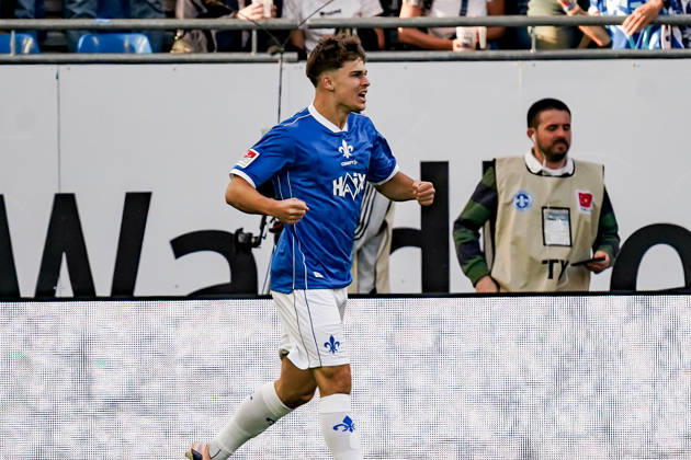 Deutschland: Fussball Saison 2026 2027 , 2. Bundesliga , 5. Spieltag , SV Darmstadt 98 vs. Arminia Bielefeld - Merck-Stadion am Böllenfalltor (Darmstadt) : Noah Weißhaupt Noah Weisshaupt (SV Darmstadt 98, 7) Tor und Torjubel zum 1:0, Tor, Torjubel, Jubel, Freude, Emotionen Darmstadt Merck-Stadion am Böllenfalltor Deutschland Germany Copyright: xBennetxLongx