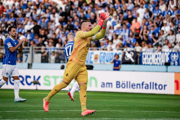 Deutschland: Fussball Saison 2026 2027 , 2. Bundesliga , 5. Spieltag , SV Darmstadt 98 vs. Arminia Bielefeld - Merck-Stadion am Böllenfalltor (Darmstadt) : Marcel Schuhen (SV Darmstadt 98, 1) Geste, Gestik, Emotion Darmstadt Merck-Stadion am Böllenfalltor Deutschland Germany Copyright: xBennetxLongx