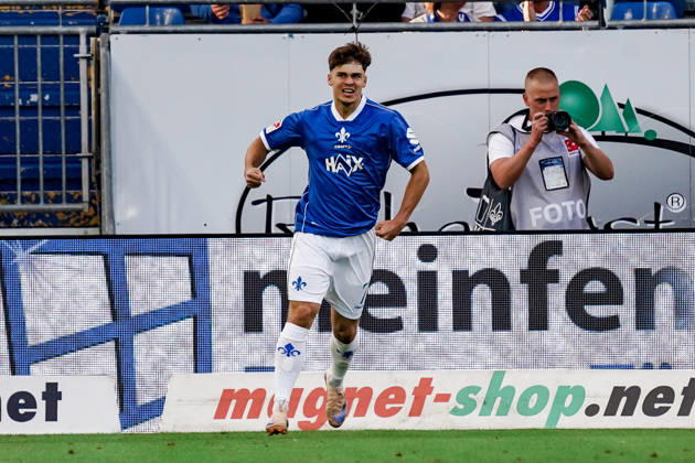 Deutschland: Fussball Saison 2026 2027 , 2. Bundesliga , 5. Spieltag , SV Darmstadt 98 vs. Arminia Bielefeld - Merck-Stadion am Böllenfalltor (Darmstadt) : Noah Weißhaupt Noah Weisshaupt (SV Darmstadt 98, 7) Tor und Torjubel zum 1:0, Tor, Torjubel, Jubel, Freude, Emotionen Darmstadt Merck-Stadion am Böllenfalltor Deutschland Germany Copyright: xBennetxLongx