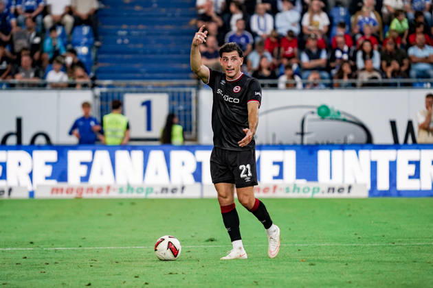 Deutschland: Fussball Saison 2026 2027 , 2. Bundesliga , 5. Spieltag , SV Darmstadt 98 vs. Arminia Bielefeld - Merck-Stadion am Böllenfalltor (Darmstadt) : Stefano Russo (Arminia Bielefeld, 21) am Ball, im Ballbesitz, Geste, Gestik, Emotion Darmstadt Merck-Stadion am Böllenfalltor Deutschland Germany Copyright: xBennetxLongx