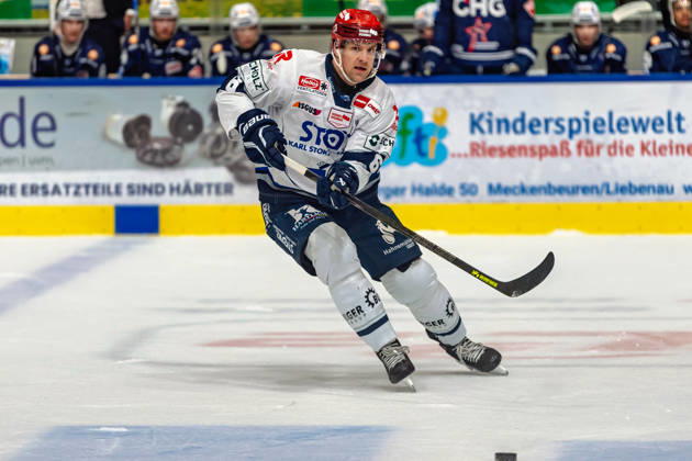 Alexander Peters (?, Schwenninger Wild Wings, 6) GER, Ravensburg Towerstars vs Schwenninger Wild Wings, Eishockey, Preseason, Saison 2026 27, Spieltag Testspiel, 11.09.2026 GER, Ravensburg Towerstars vs Schwenninger Wild Wings, Eishockey, Preseason, Saison 2026 27, Spieltag Testspiel, 11.09.2026 Ravensburg Copyright: xEibner-Pressefoto FlorianxWolfx EP_FWF