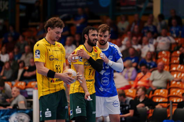 2. Handball-Bundesliga - 3. Spieltag: Dessau-Roßlauer HV 06 - VfL Eintracht Hagen Pouya Norouzinezhad (VfL Eintracht Hagen, 7) und Valentin Neagu (Dessau-Roßlauer HV 06, 13) am 11.09.2026 in der Anhalt-Arena, Dessau-Roßlau (Sachsen-Anhalt) Dessau-Roßlau Anhalt-Arena Sachsen-Anhalt Deutschland
