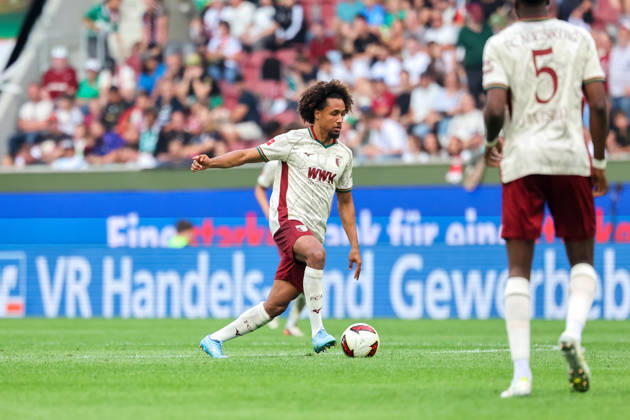 Han-Noah Massengo (FC Augsburg, 04) mit Ball, GER, FC Augsburg vs. Bayer 04 Leverkusen, Fussball, Bundesliga, 3. Spieltag, Saison 2026 2027, 12.09.2026, DFL DFB REGULATIONS PROHIBIT ANY USE OF PHOTOGRAPHS as IMAGE SEQUENCES and or QUASI-VIDEO, GER, FC Augsburg vs. Bayer 04 Leverkusen, Fussball, Bundesliga, 3. Spieltag, Saison 2026 2027, 12.09.2026 Augsburg Copyright: xEibner-Pressefoto JennixMaulx EP_JML