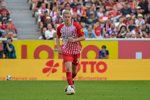 Matthias Ginter (SC Freiburg, 28) mit Ball. GER, SC Freiburg vs Bor. Moenchengladbach, Fussball, Bundesliga, 3. Spieltag, Saison 2026 2027, 12.09.2026 DFL DFB REGULATIONS PROHIBIT ANY USE OF PHOTOGRAPHS AS IMAGE SEQUENCES AND OR QUASI-VIDEO GER, SC Freiburg vs Bor. Moenchengladbach, Fussball, Bundesliga, 3. Spieltag, Saison 2026 2027, 12.09.2026 Freiburg Copyright: xEibner-Pressefotox EP_THS