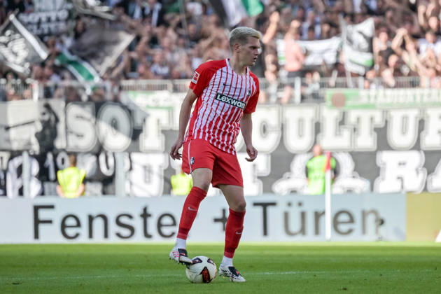 Matthias Ginter (SC Freiburg, 28) mit Ball. GER, SC Freiburg vs Bor. Moenchengladbach, Fussball, Bundesliga, 3. Spieltag, Saison 2026 2027, 12.09.2026 DFL DFB REGULATIONS PROHIBIT ANY USE OF PHOTOGRAPHS AS IMAGE SEQUENCES AND OR QUASI-VIDEO GER, SC Freiburg vs Bor. Moenchengladbach, Fussball, Bundesliga, 3. Spieltag, Saison 2026 2027, 12.09.2026 Freiburg Copyright: xEibner-Pressefotox EP_THS