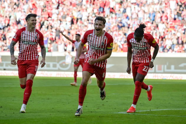 Jubel zum Tor zum 5:0 durch Maximilian Eggestein (SC Freiburg, 08) mit Lukas Kuebler (SC Freiburg, 17), Cyriaque Irie (SC Freiburg, 22) GER, SC Freiburg vs Bor. Moenchengladbach, Fussball, Bundesliga, 3. Spieltag, Saison 2026 2027, 12.09.2026 DFL DFB REGULATIONS PROHIBIT ANY USE OF PHOTOGRAPHS AS IMAGE SEQUENCES AND OR QUASI-VIDEO GER, SC Freiburg vs Bor. Moenchengladbach, Fussball, Bundesliga, 3. Spieltag, Saison 2026 2027, 12.09.2026 Freiburg Copyright: xEibner-Pressefotox EP_THS