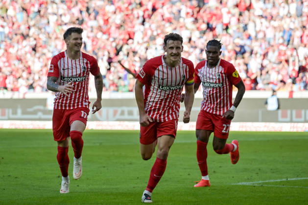 Jubel zum Tor zum 5:0 durch Maximilian Eggestein (SC Freiburg, 08) mit Lukas Kuebler (SC Freiburg, 17), Cyriaque Irie (SC Freiburg, 22) GER, SC Freiburg vs Bor. Moenchengladbach, Fussball, Bundesliga, 3. Spieltag, Saison 2026 2027, 12.09.2026 DFL DFB REGULATIONS PROHIBIT ANY USE OF PHOTOGRAPHS AS IMAGE SEQUENCES AND OR QUASI-VIDEO GER, SC Freiburg vs Bor. Moenchengladbach, Fussball, Bundesliga, 3. Spieltag, Saison 2026 2027, 12.09.2026 Freiburg Copyright: xEibner-Pressefotox EP_THS